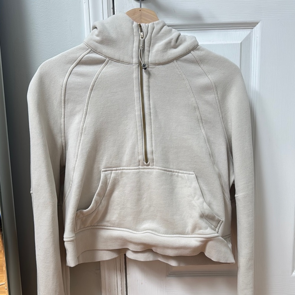 Lululemon Athletica Cream Sweatshirt Top
